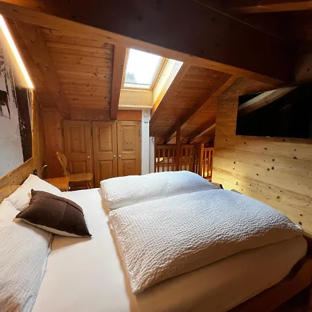 Kaiserkrone Bed & Breakfast 5*
