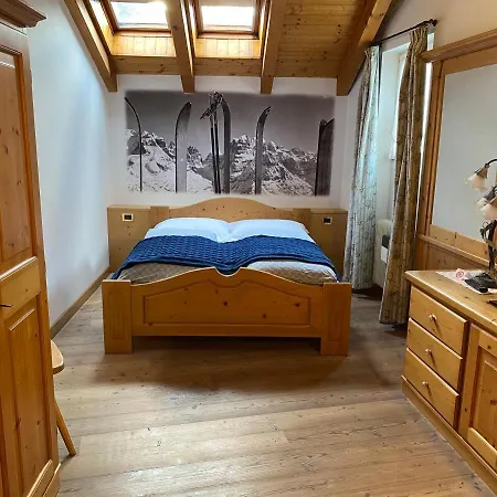 Kaiserkrone Bed & Breakfast 5*